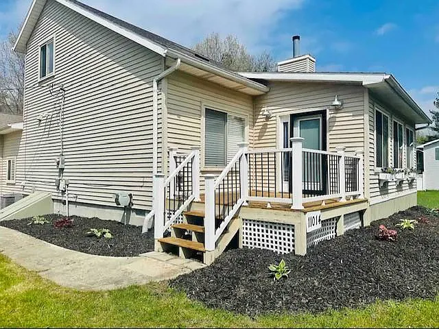 3 bed, 1600 sqft, $3,200 — Photo 4