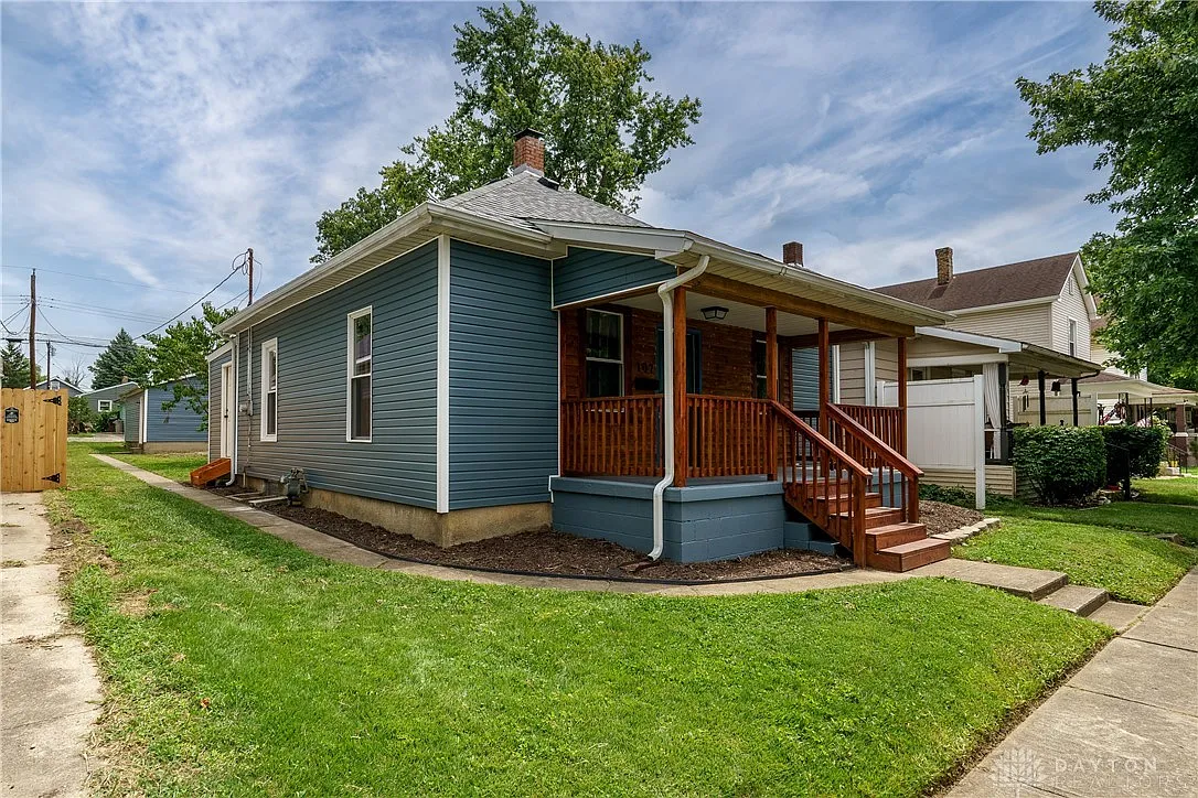 107 Franklin St photo 1