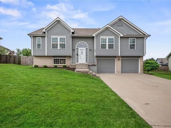 905 NW 112th Ter, Kansas City, MO 64155