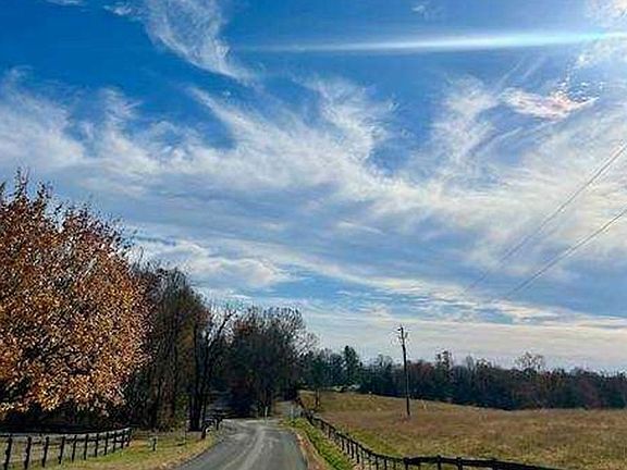 Exterior Neighborhood (street photo)