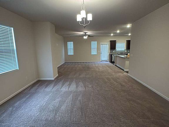4th image of 105 Berry Dr