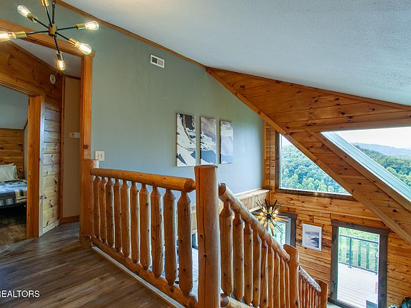 36th image of 920 Falcon View Way