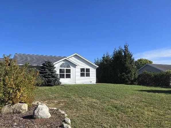 18974 Kirk St, Big Rapids, MI 49307