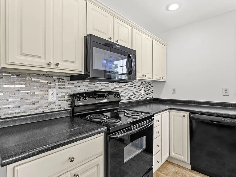 22 Maple Rd — Photo 27