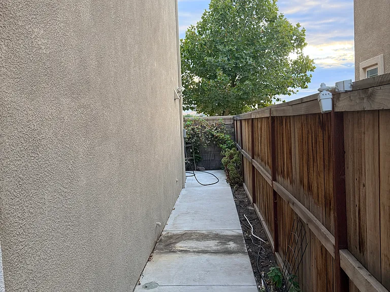 1547 S Oliveira Dr — Photo 28