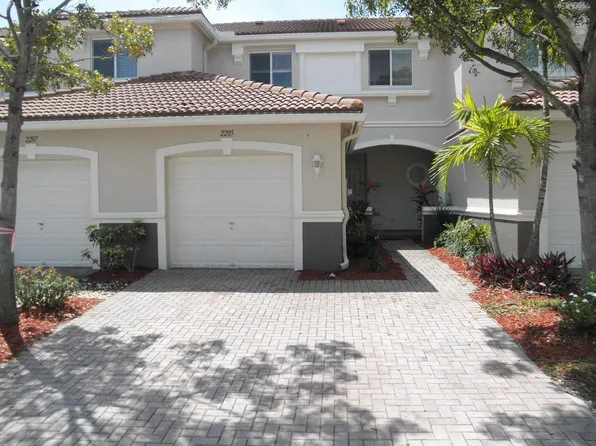 2205 Oakmont Dr, Riviera Beach, FL 33404