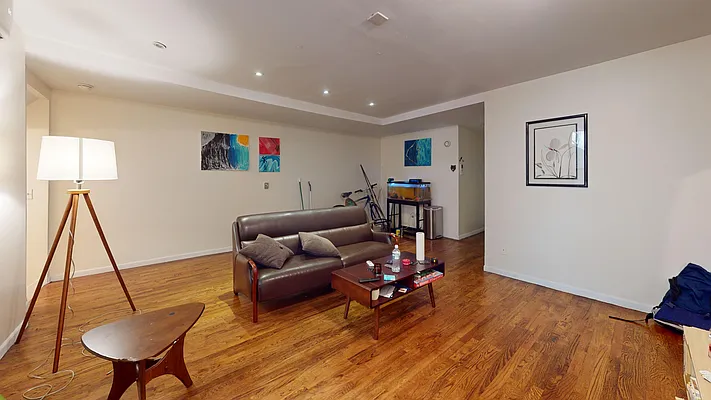 Rented by Bond New York | media 28