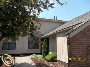 31685 Ivy Ln, Warren, MI