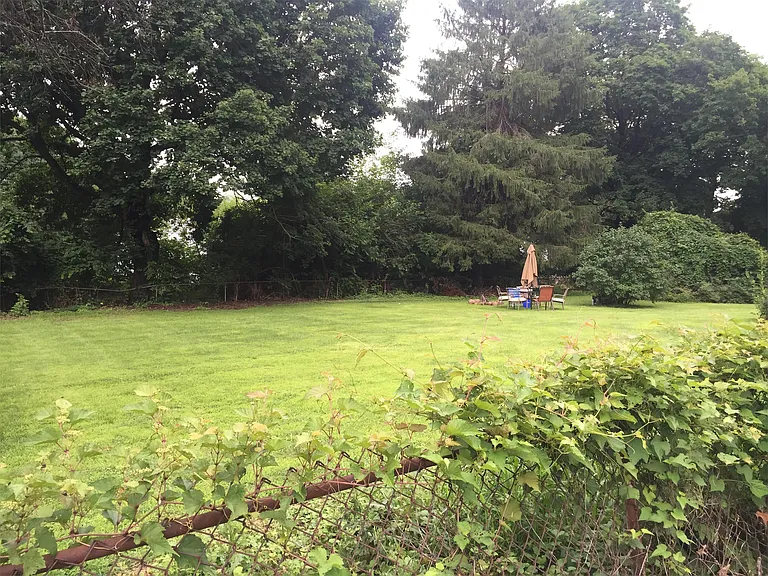 Side Yard Fenced in