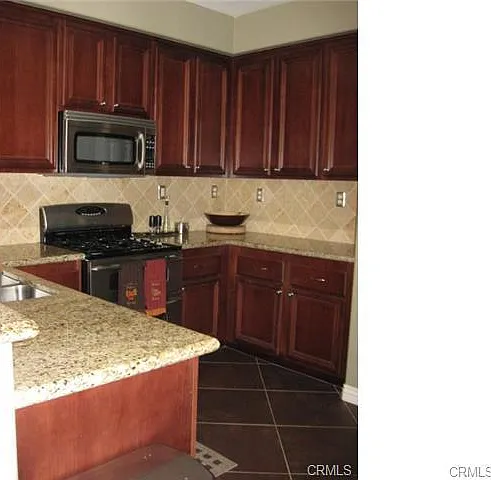 4 bed, 2.5 bath, 1948 sqft, $3,850 — Photo 4