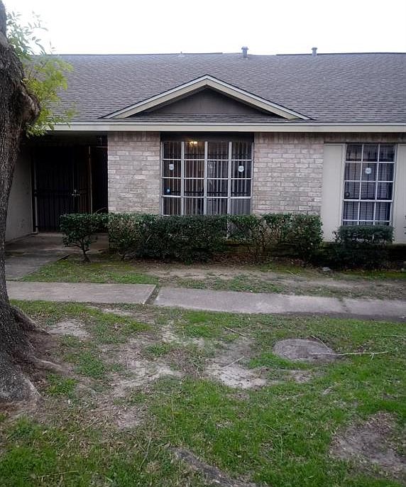1st image of 12728 Bexley Dr #2728