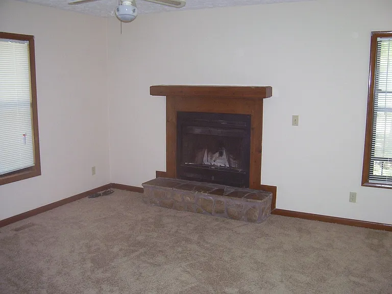 6004 Bartlett Ct — Photo 10