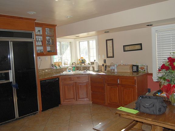 Recently Remodeled Kitchen w/Upgraded Cabinetry!