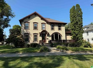 629 Central Ave SW, Le Mars, IA 51031