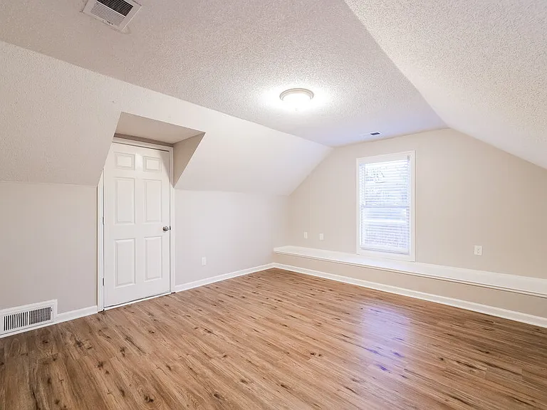 1855 Oak Springs Dr — Photo 11