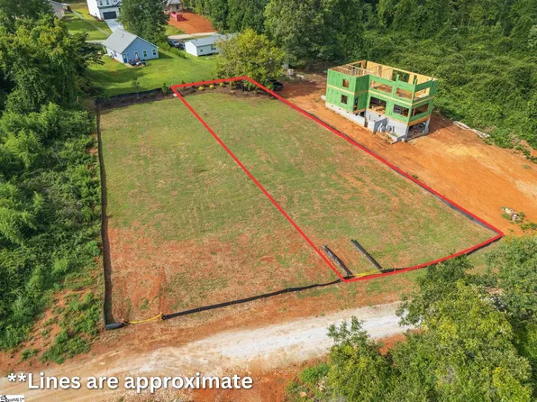 105 S Silver Lake Dr, Taylors, SC 29687