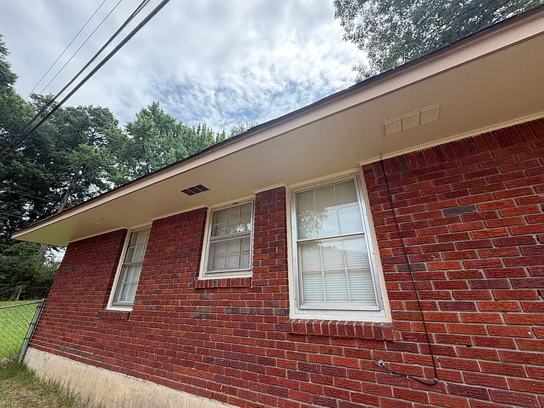 1786 Hester Rd — Photo 3
