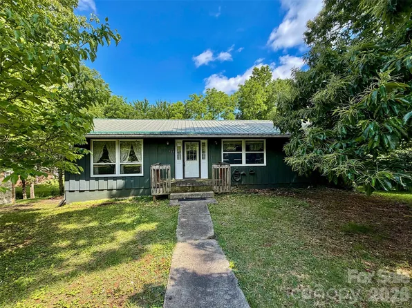 133 Jarvis St, Waynesville, NC 28786