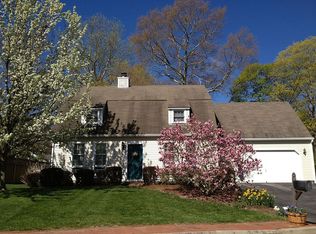 91 Browns Farm Dr, Kingston, RI 02881