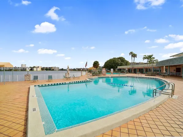 18707 NE 14th Ave APT 737, Miami, FL 33179