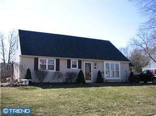 215 Bentwood Dr, Delran, NJ 08075