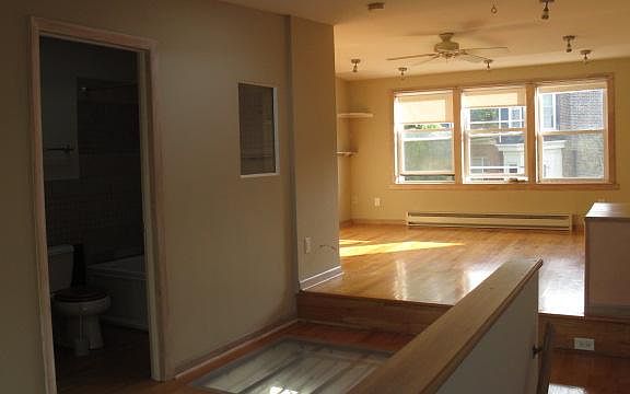 3rd image of 3625 Lancaster Ave #2