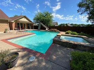 100 Brookview Dr, Decatur, TX 76234