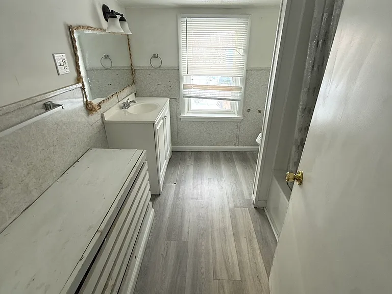 544 N 2nd St — Photo 6
