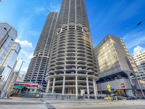 300 N State St APT 4512, Chicago, IL 60654