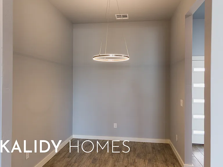 504 Remington Ave — Photo 17