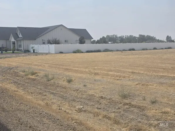 NW Purple Sage Cir, Mountain Home, ID 83647