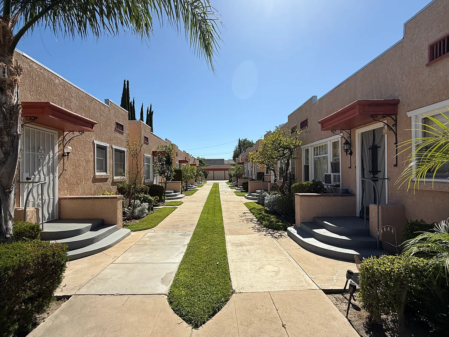 205 S Citron St — Photo 1