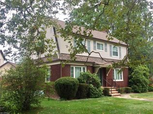 2881 Crescent Dr NE, Warren, OH 44483