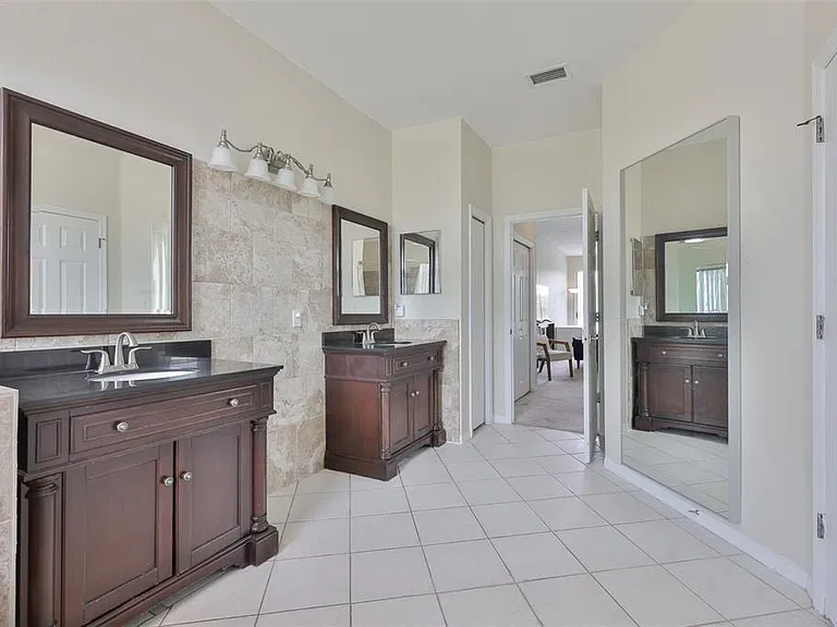 13016 Prestwick Dr — Photo 13