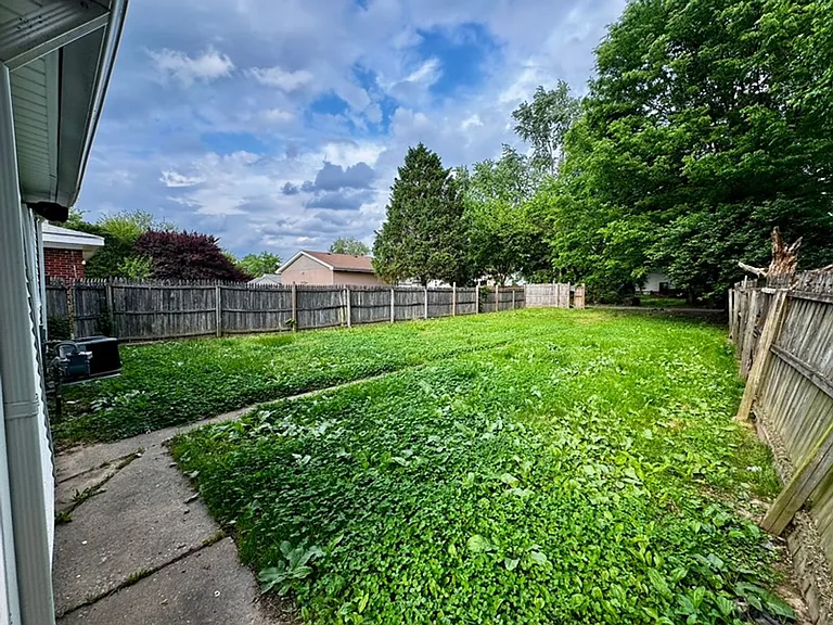 3627 Parthenia Ave — Photo 10