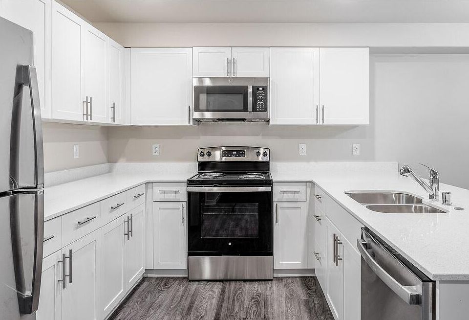 1st image of 501 NE 112th Ave #32