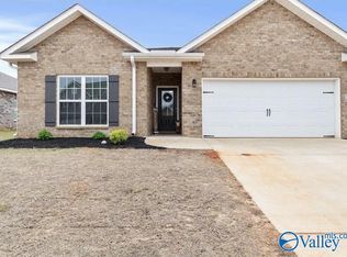 26674 Kyle Ln, Athens, AL 35613