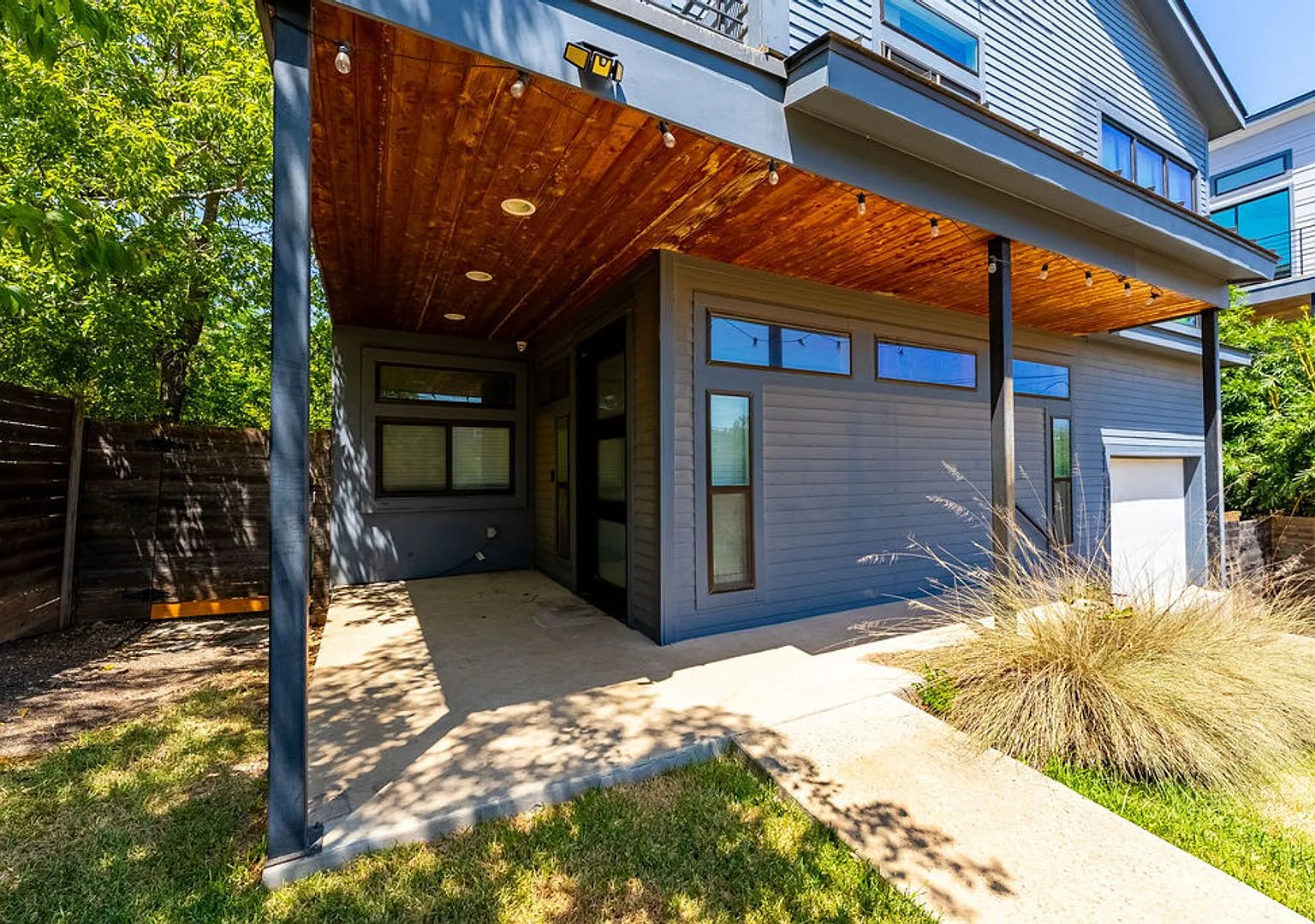 Beautiful 3 bedroom, 3.5 bathroom home in East Austin! — Photo 4