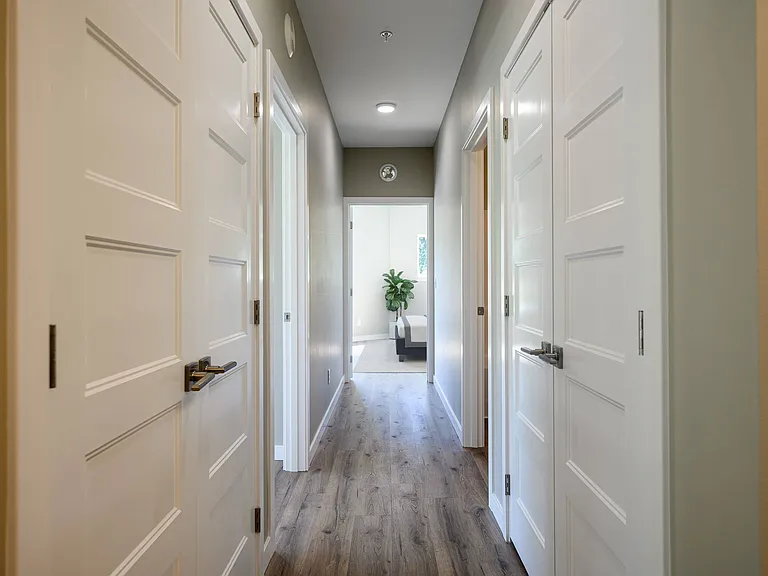 2 Bedrooms 1 Bathroom