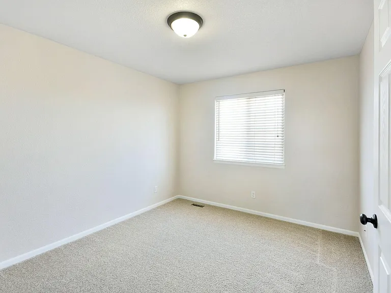 1194 Eagle Dr — Photo 20