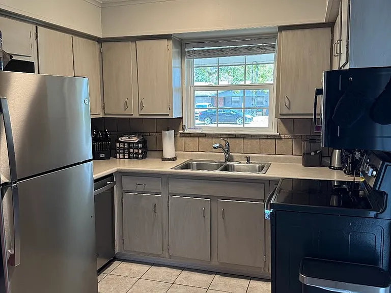 103 N Island View Ave #A — Photo 4