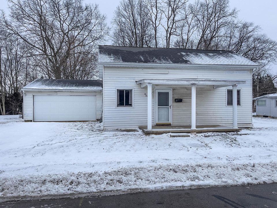 1st image of 224 E Reynolds St