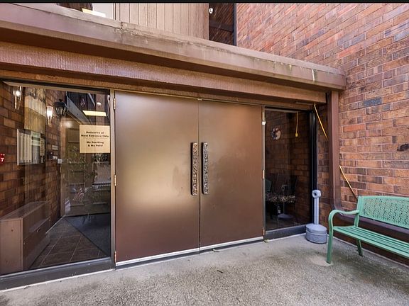 2nd image of 2929 Sunnyside Dr #(227b