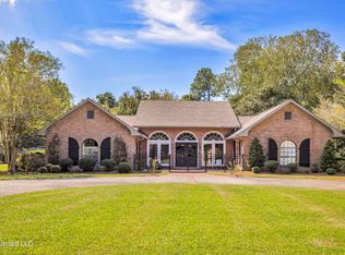 13613 Paraiso Rd, Ocean Springs, MS 39564