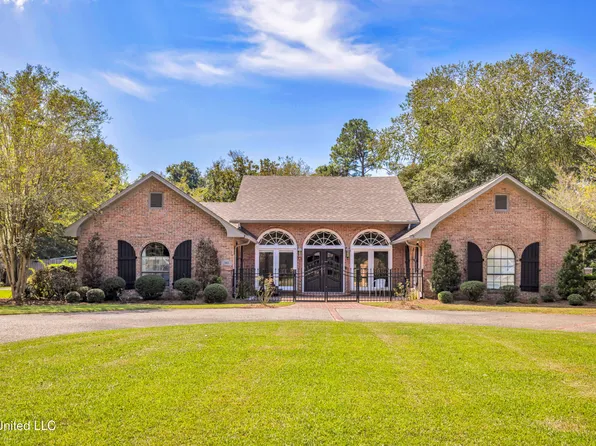 13613 Paraiso Rd, Ocean Springs, MS 39564