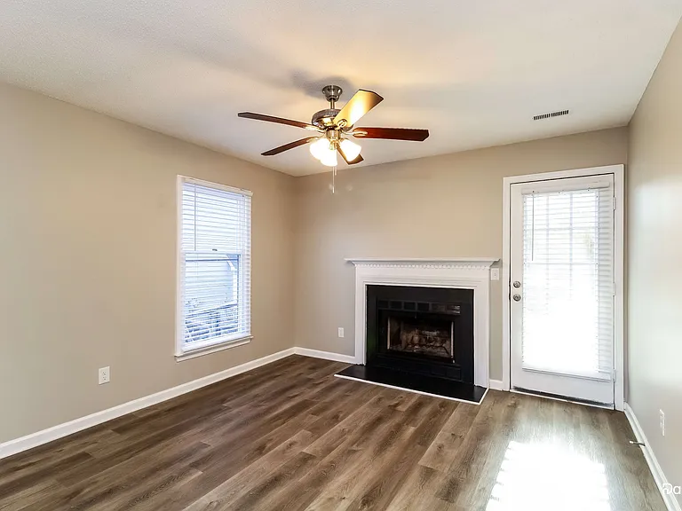 3605 Riverwood Ct — Photo 4