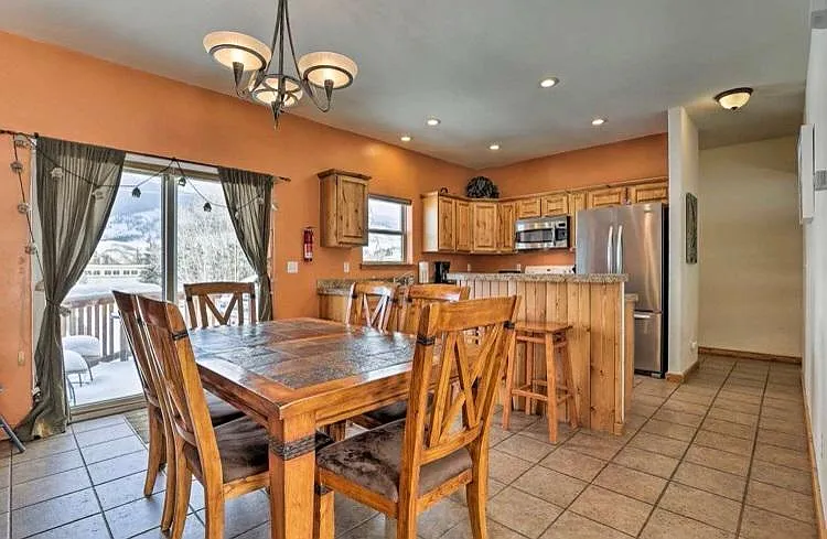 67 Honeysuckle Ct