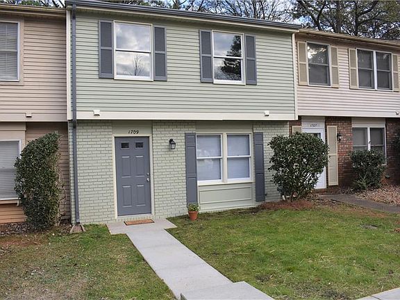 3rd image of 1709 Nappa Valley Ct SE