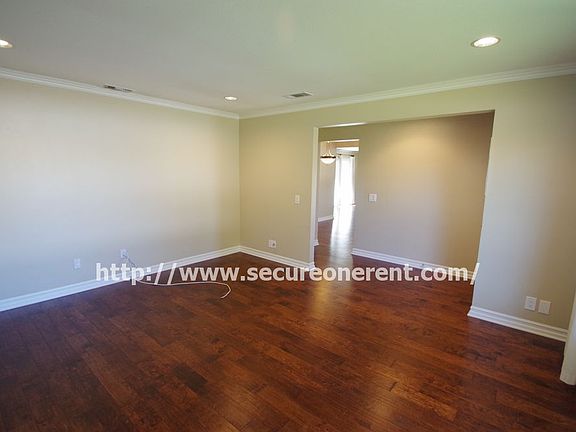4th image of 4168 Greenwood St