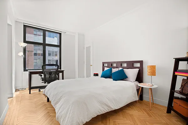 Rented by Sotheby's International Realty | media 17